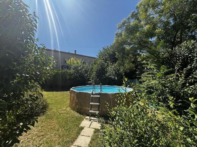 Maison composée de deux logements avec jardin 129m² Gignac