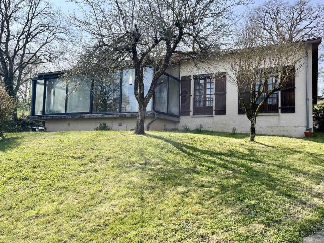 Maison Confolens 6 pièce s 128 m2 128m² Confolens