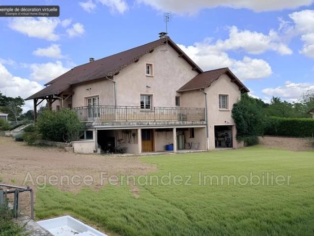 Maison construction traditionnelle de 2002.Tres bon état génér