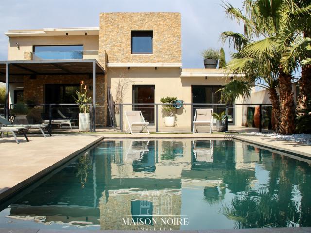 Maison contemporaine 4 Chambres avec Piscine Quartier Janas
