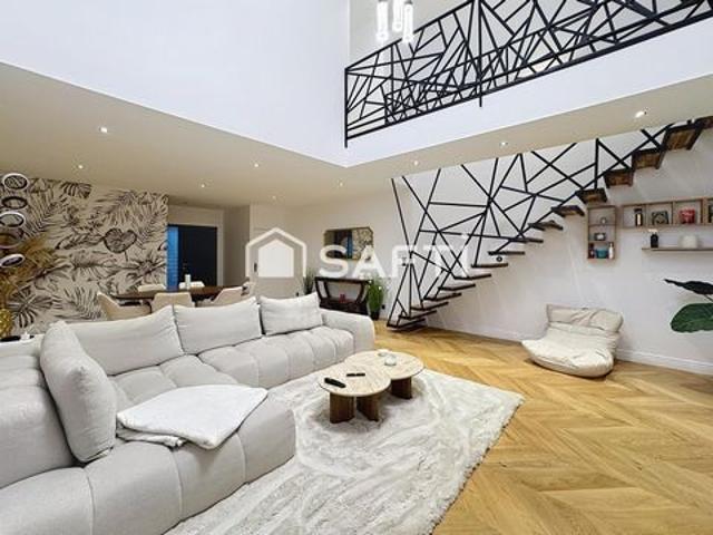 Maison contemporaine 4 chambres, une mezzanine, un cellier, un garage