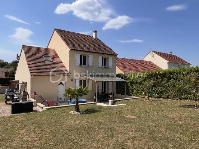 Maison contemporaine 4 chambres 107m2 sur terrain clos de 537m2