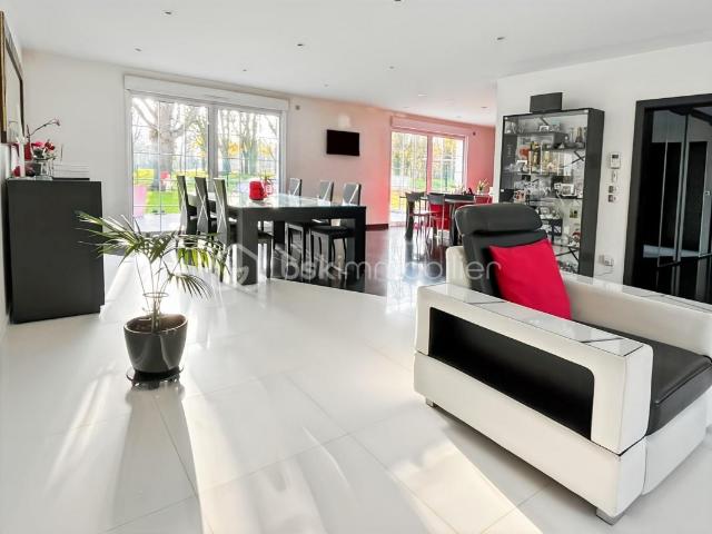 Splendide maison contemporaine 7 pièces avec vue sur le Golf d'Ormesson