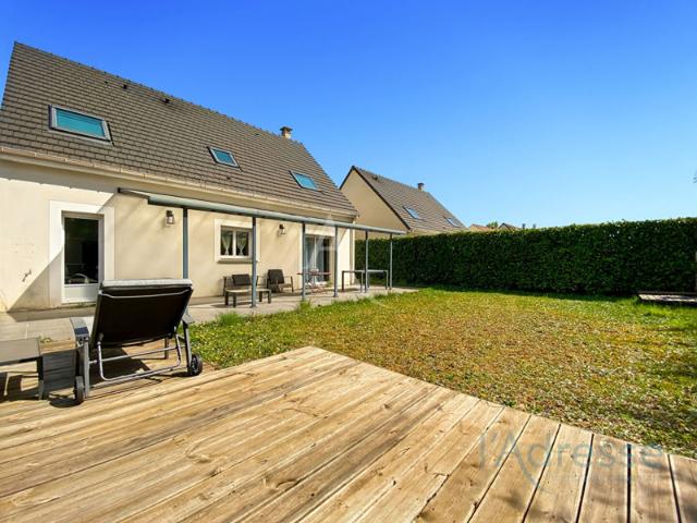 Maison contemporaine 120 m² Terrain 488 m² 4 chambres Saint Germain lès Arpajon