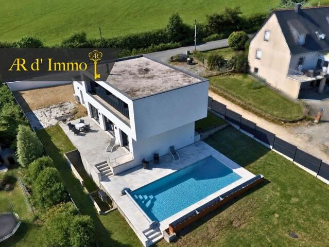Maison contemporaine 140 m² avec piscine et terrain 1 250 m² 141m² Saint Yvi