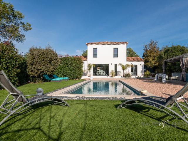 Maison contemporaine 2018 piscine 83260 la Crau