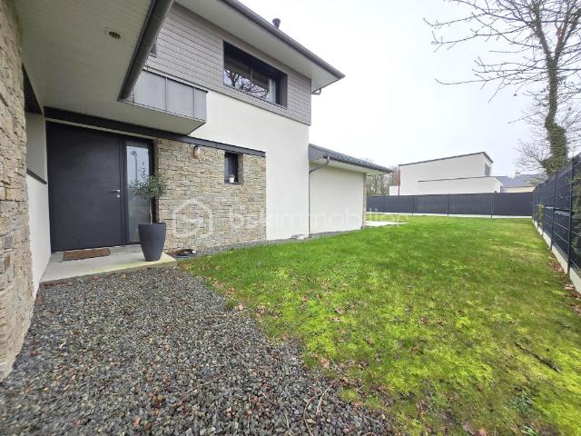 Maison contemporaine 2021 – Belles prestations, vie de plain pied et cadre calme – 152 m²