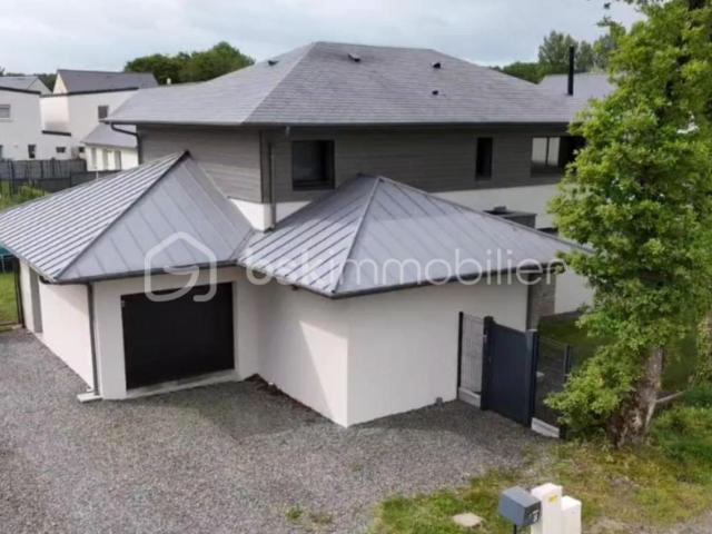 Maison contemporaine 2021 – Belles prestations, vie de plain pied et cadre calme – 152 m²