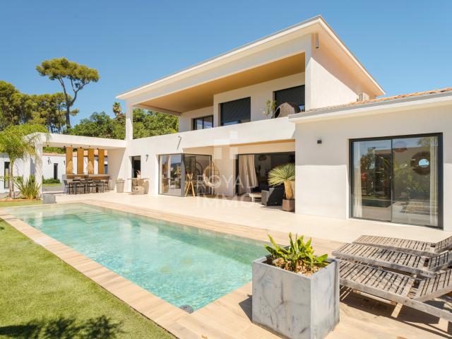 Maison contemporaine 255m2 piscine Studio