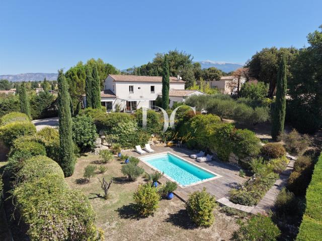 Maison contemporaine 264 m² vue Mont Ventoux et piscine, B? 280m² Mormoiron