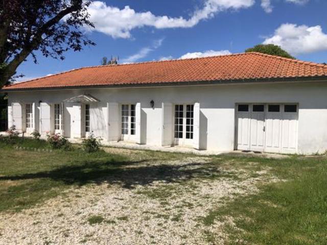 MAISON CONTEMPORAINE 3 CHAMBRES DEUX GARAGES GRAND