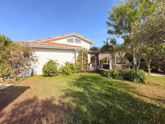 Maison contemporaine T5 à vendre à Gujan Mestras