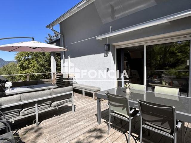 Maison contemporaine T5 de 2016 – 3 niveaux – Pompe à chaleur – Garage – Terrain de 733 m²