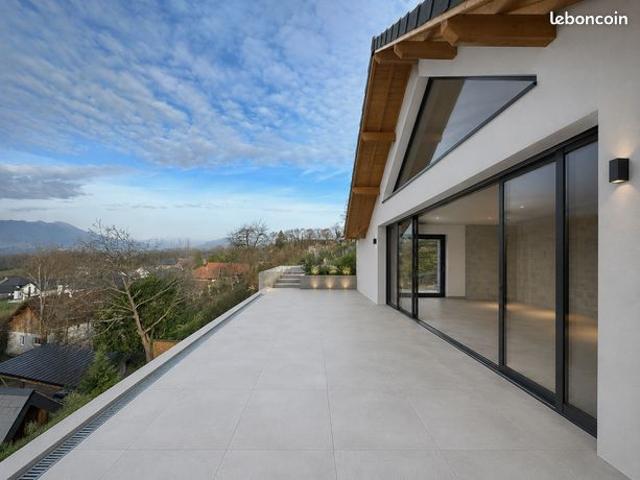 Maison contemporaine vue lac a drumettaz clarafond