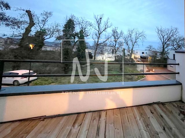 Maison contemporaine à vendre Trelaze avec 6 chambres, Dpe A 200m² Trélazé