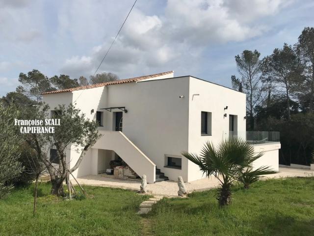 Maison contemporaine à vendre à SAINT RAPHAEL 83