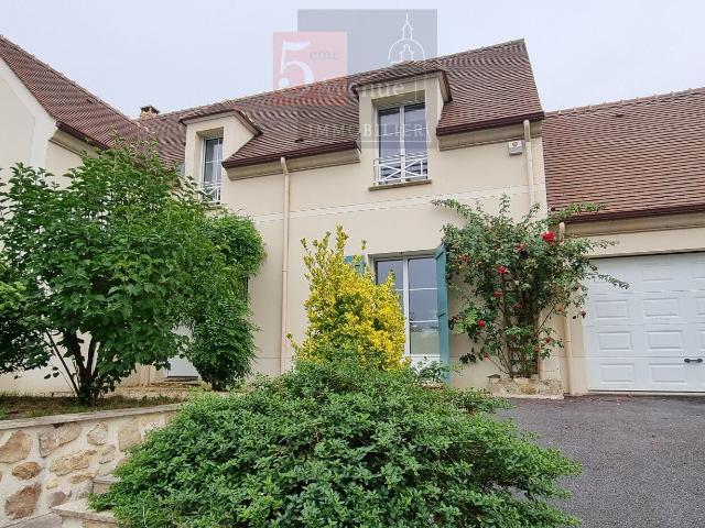 Maison contemporaine à vendre dans un petit village de charme