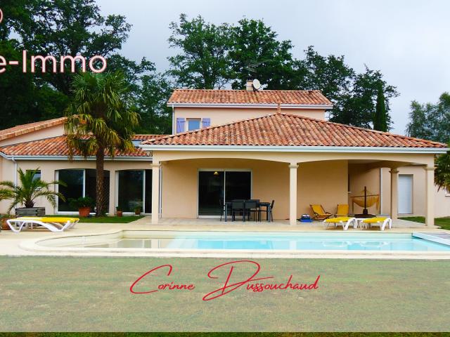 Maison contemporaine, arboré, piscine, autonomie énergétique