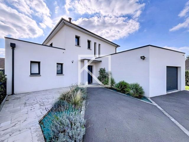 Maison Contemporaine Au Calme D'une Impasse 170m² Changé