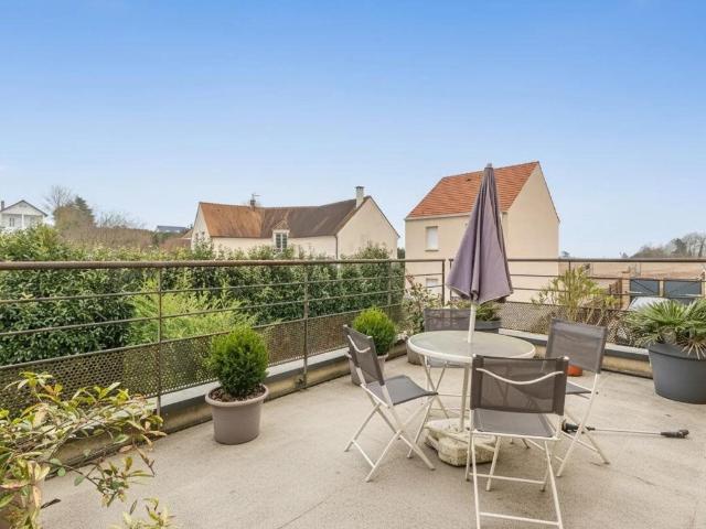 Maison contemporaine au calme et lumineuse de 142 m² à Orgev. 140m² Orgeval