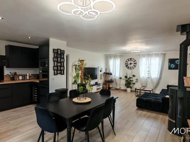 Maison contemporaine au coeur des Essarts le Roi