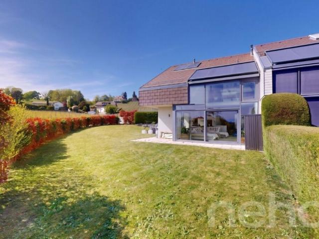 Maison contemporaine aux volumes d'exception avec vue lac et Alpes