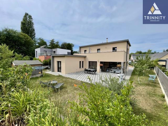 Maison contemporaine avec accès direct à l’étang des Forges