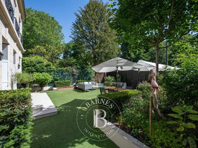 Maison contemporaine avec jardin