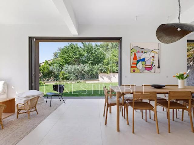 Maison contemporaine avec jardin