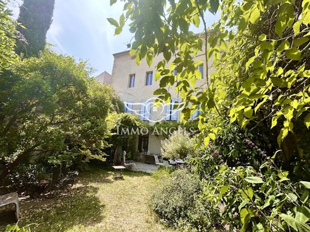 Maison contemporaine avec jardin