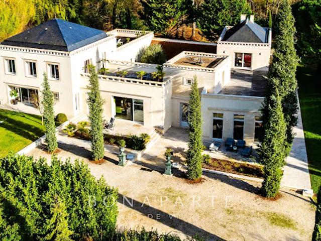 Maison contemporaine avec jardin