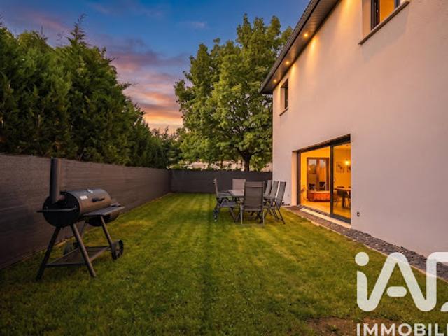 Maison contemporaine avec jardin