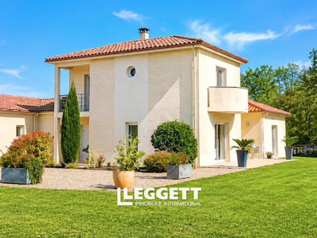 Maison contemporaine avec jardin