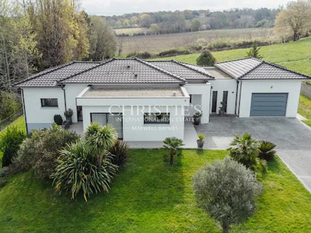 Maison contemporaine avec jardin