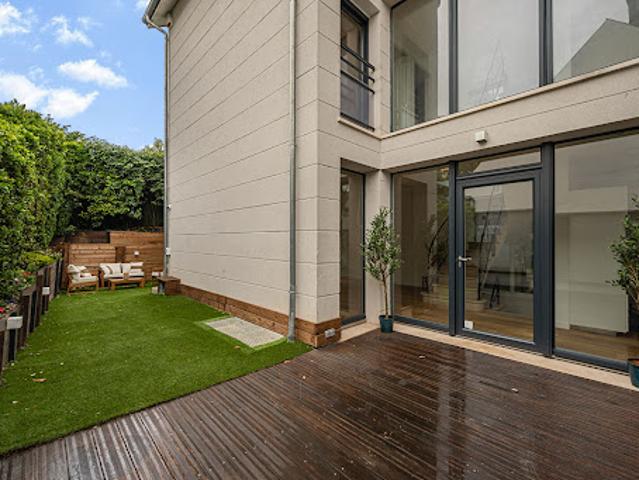Maison contemporaine avec jardin