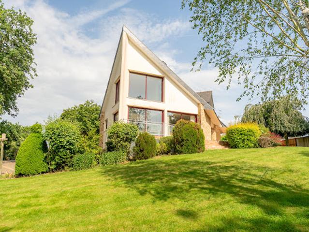Maison contemporaine avec jardin