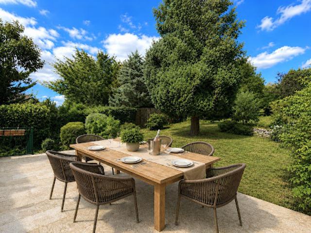 Maison contemporaine avec jardin et terrasse