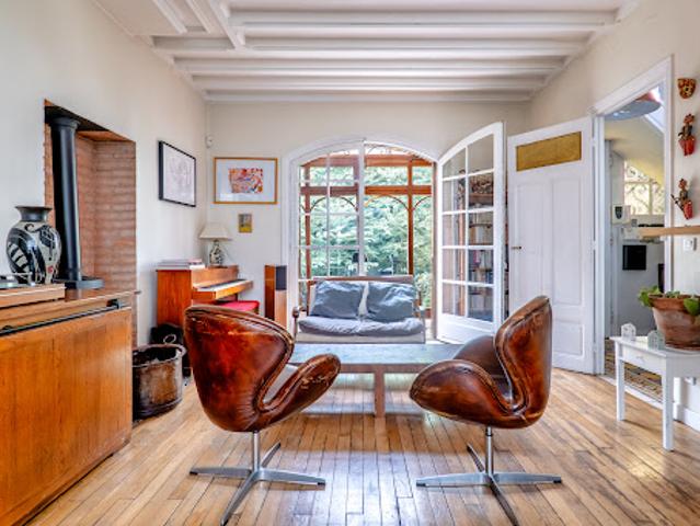 Maison contemporaine avec jardin et terrasse
