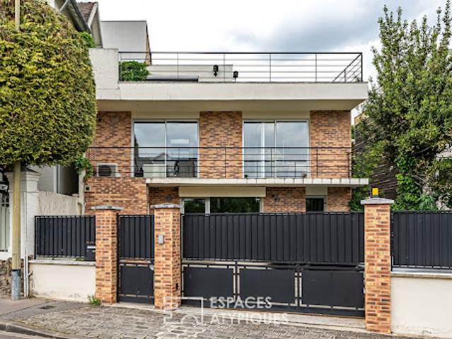 Maison contemporaine avec jardin et terrasse