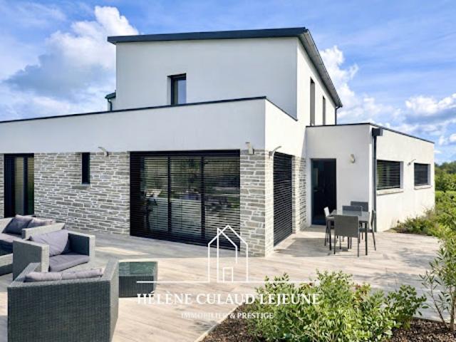 Maison contemporaine avec jardin et terrasse