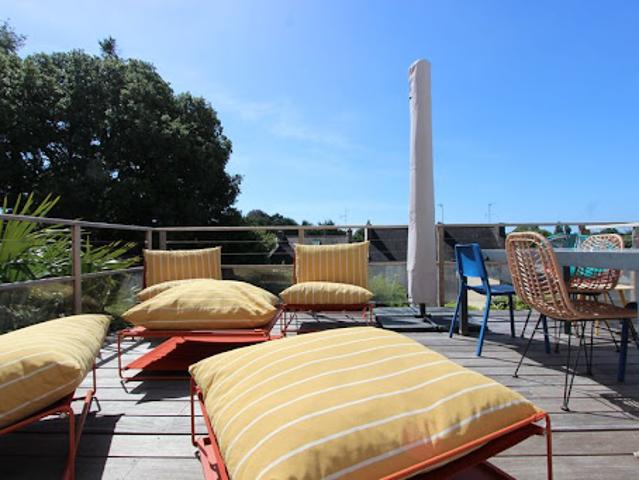 Maison contemporaine avec jardin et terrasse