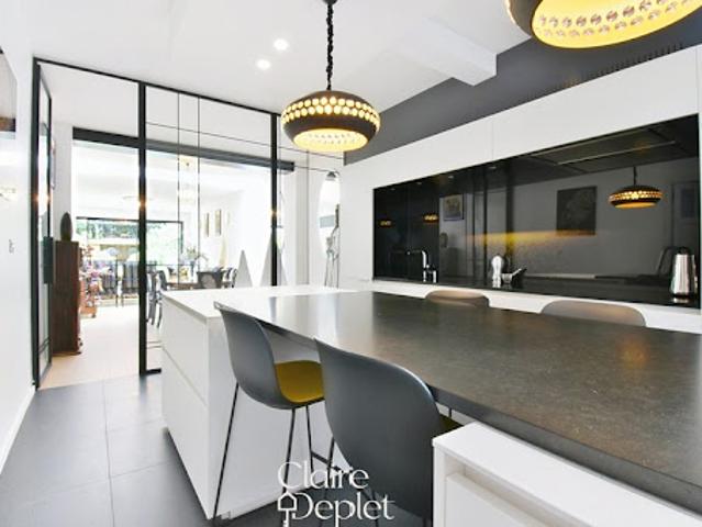 Maison contemporaine avec jardin et terrasse