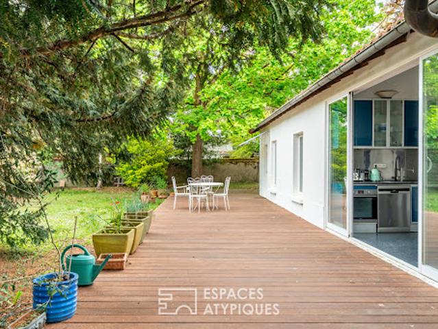 Maison contemporaine avec jardin et terrasse