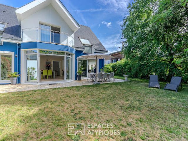 Maison contemporaine avec jardin et terrasse