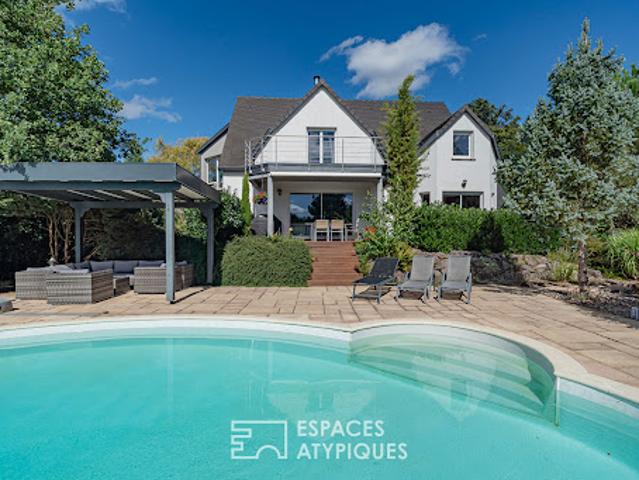 Maison contemporaine avec jardin et terrasse