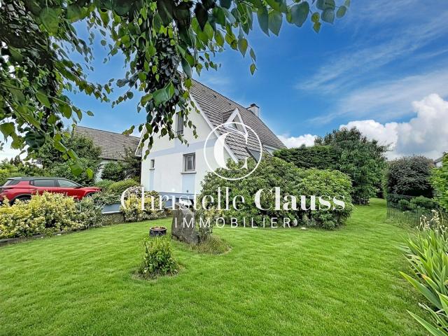 Maison Contemporaine avec Jardin et Terrasse