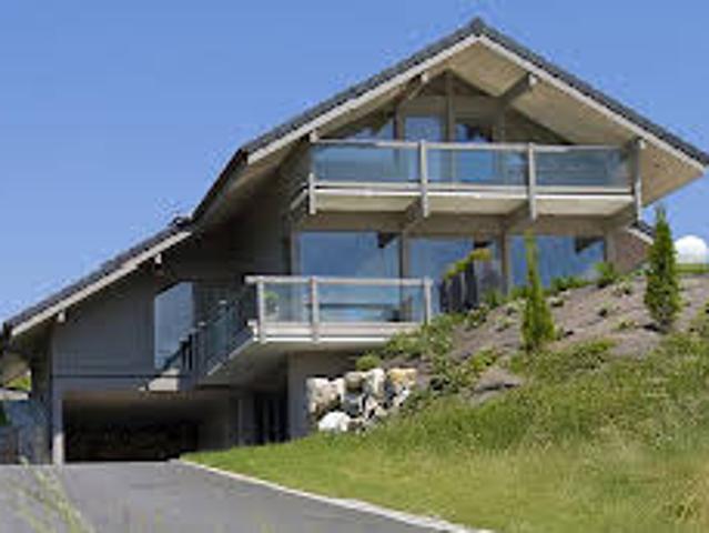 Maison Contemporaine avec Jardin et Terrasse