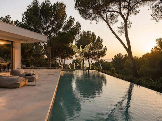 Maison contemporaine avec jardin et terrasse