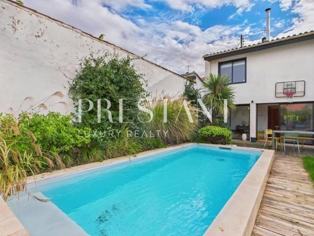 Maison contemporaine avec jardin, piscine et garage – Barrière de Bègles