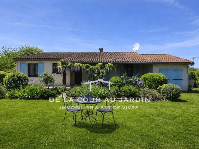 Maison contemporaine avec parc !